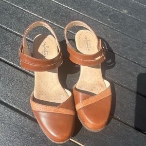 Clarks Tan Leather Women's Sandals